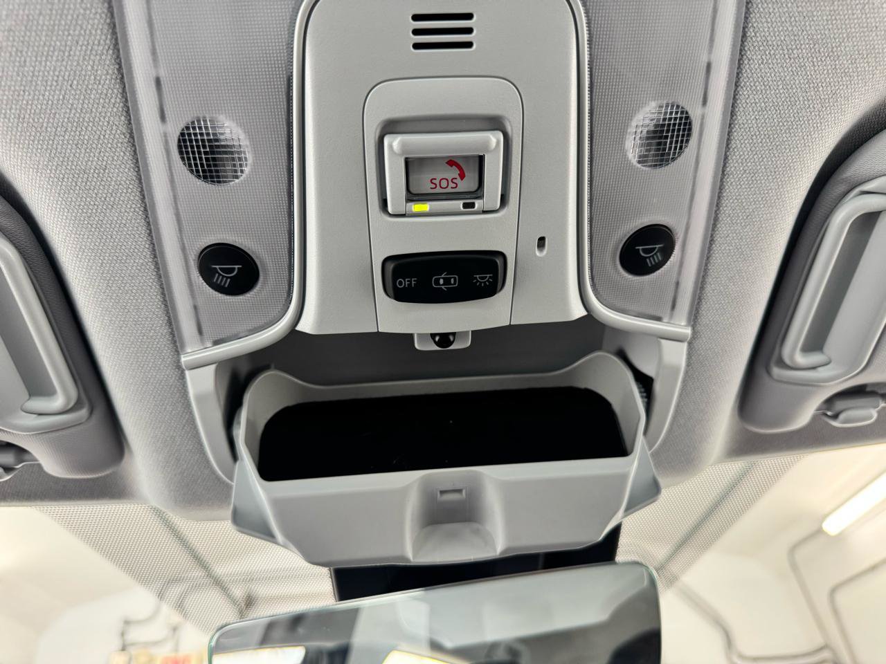 Used 2022 Toyota Prius Prime LE FWD image 35