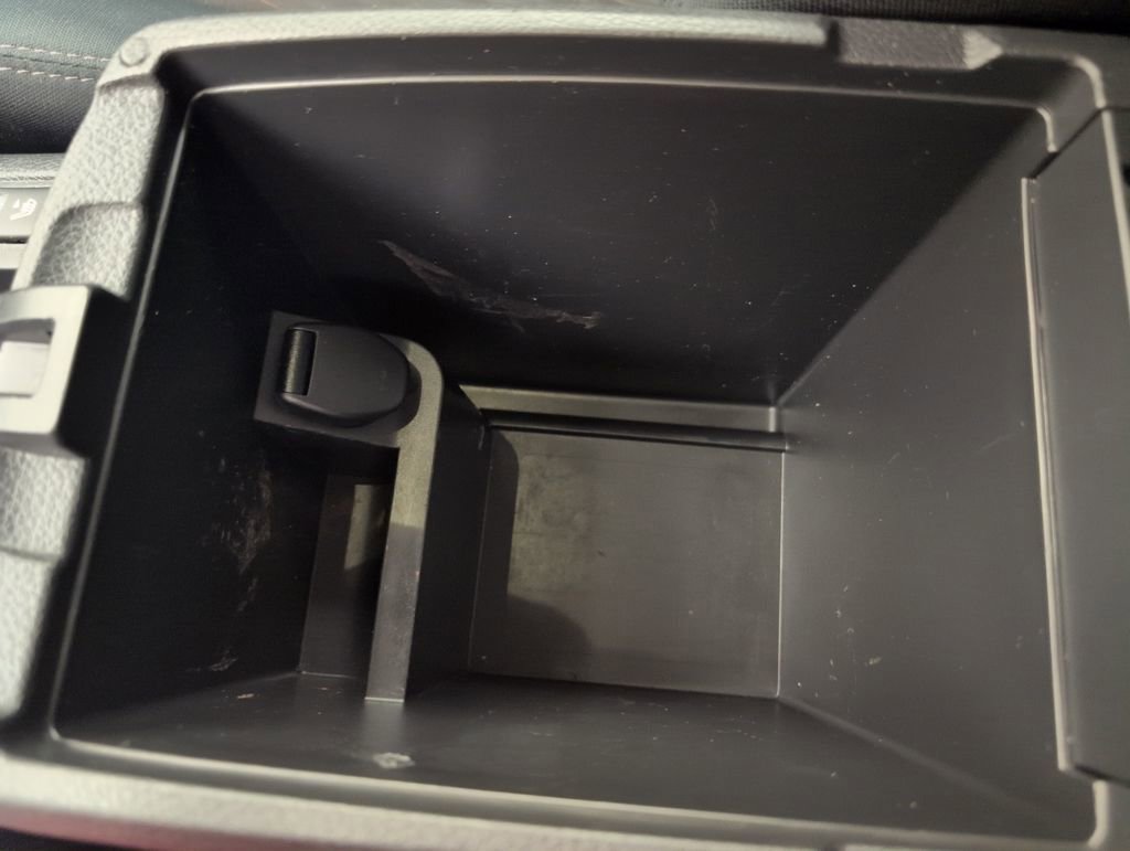 Used 2017 Nissan Rogue SV w/ SV Premium Package image 41