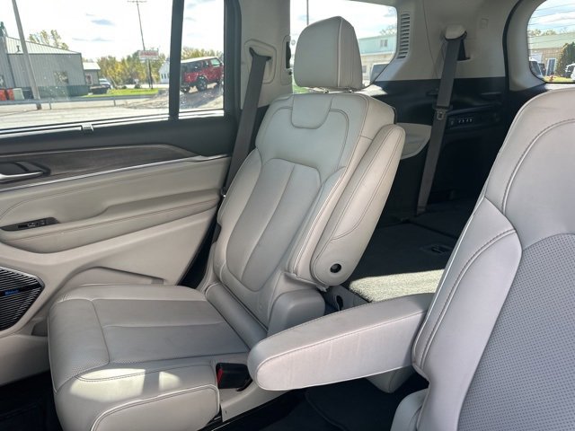 Used 2022 Jeep Grand Cherokee L Overland w/ Luxury Tech Group IV image 21