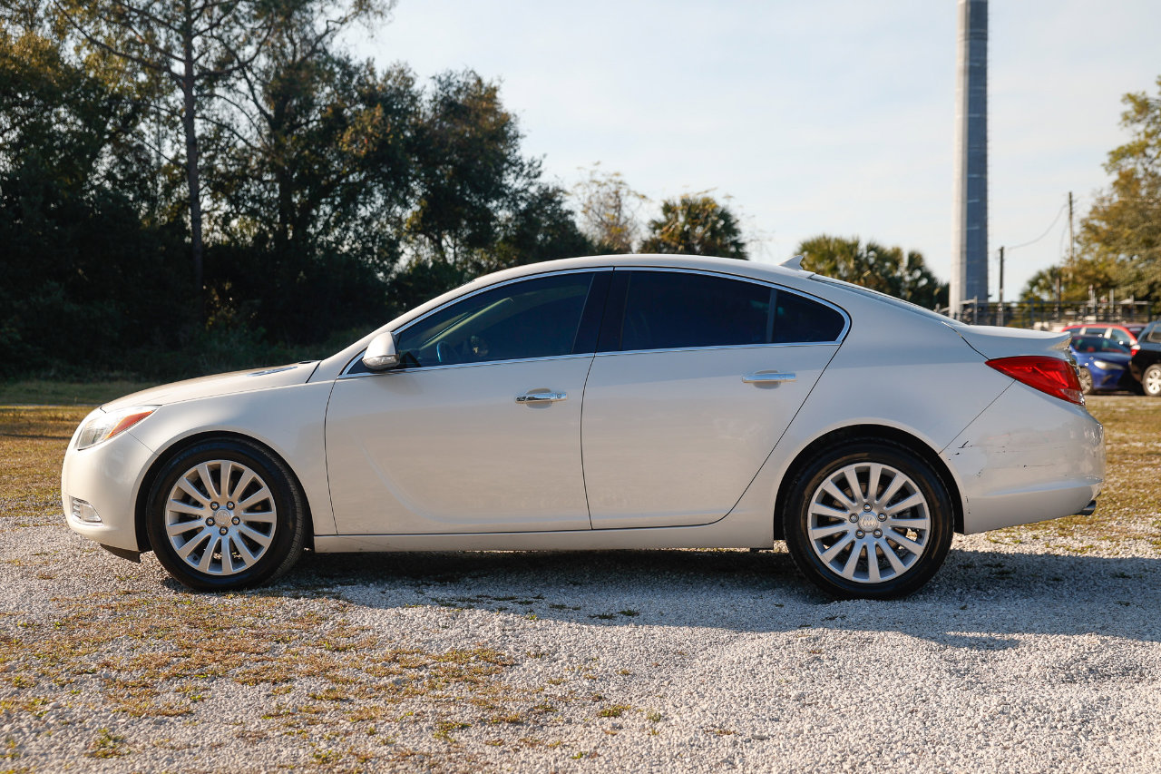Used 2013 Buick Regal Premium image 3