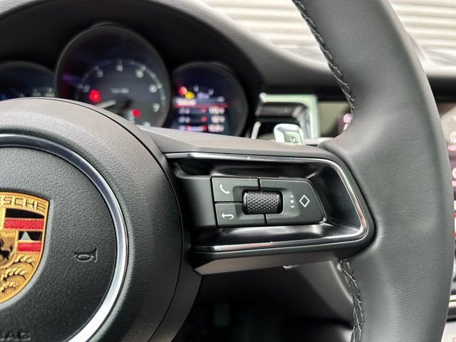 Certified 2026 Porsche Macan AWD/4WD image 16
