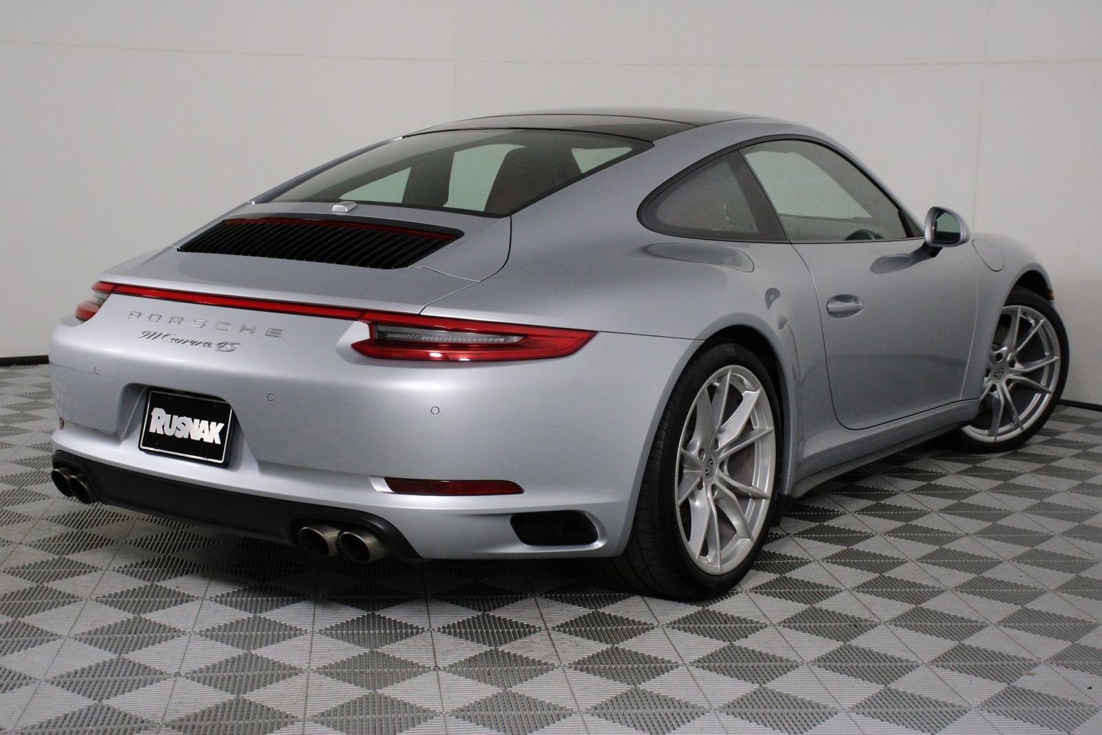 Certified 2018 Porsche 911 Carrera 4S image 7