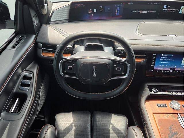 Used 2025 Lincoln Navigator L Black Label AWD/4WD image 14