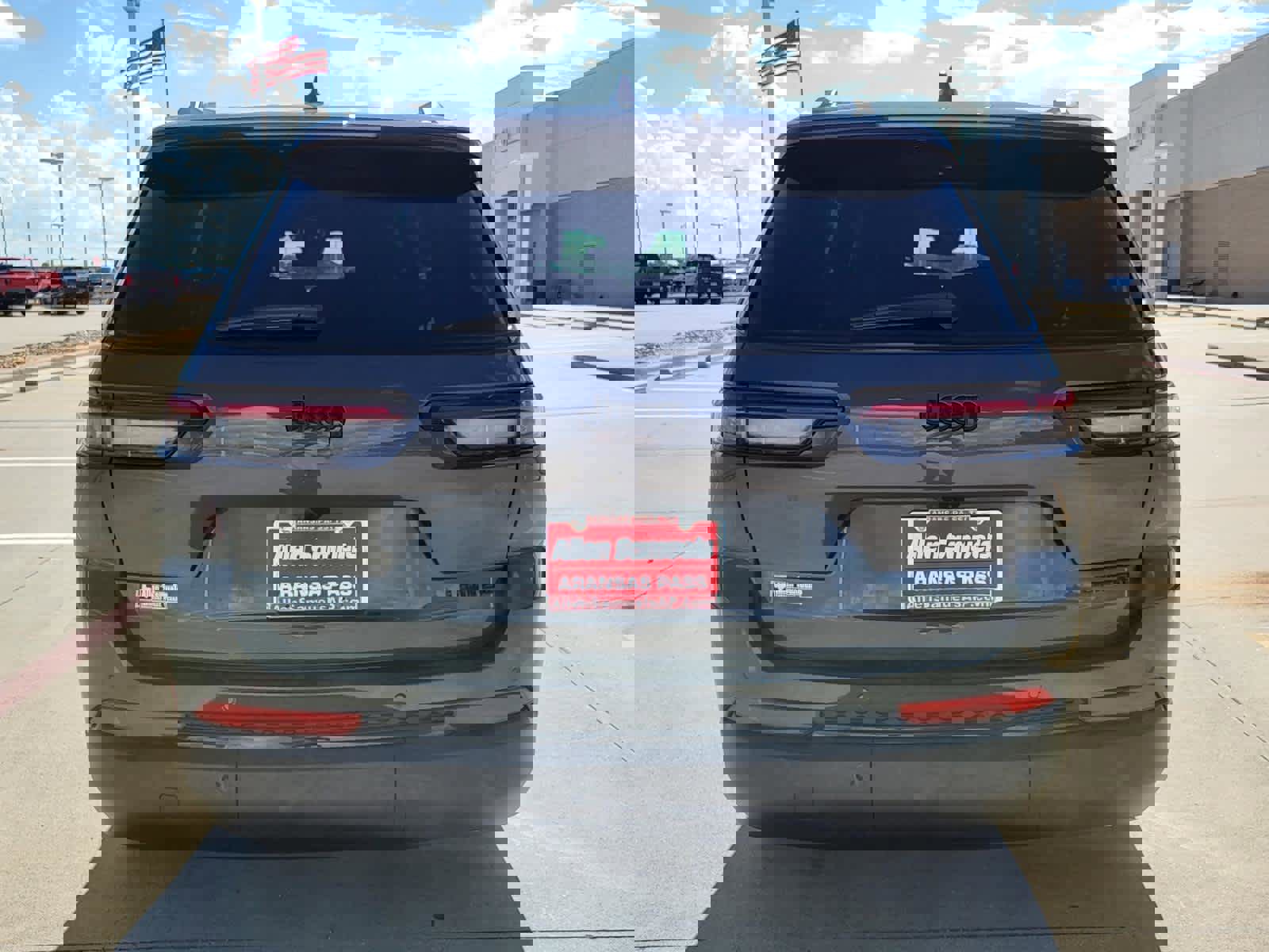 New 2025 Jeep Grand Cherokee L Limited w/ Black Appearance Package image 4