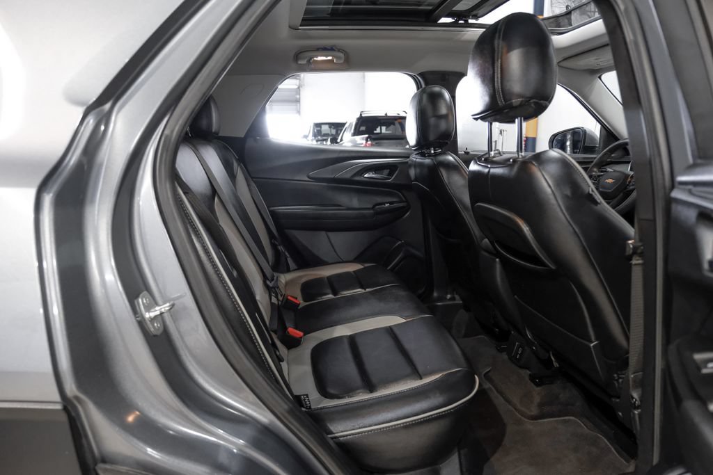 Used 2021 Chevrolet TrailBlazer LT w/ Sun and Liftgate Package FWD image 35