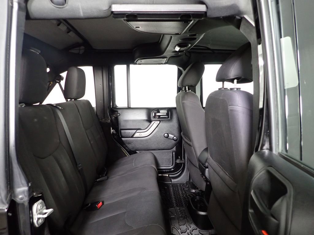 Used 2017 Jeep Wrangler Unlimited Sport w/ Mopar Black Appearance Group AWD/4WD image 38