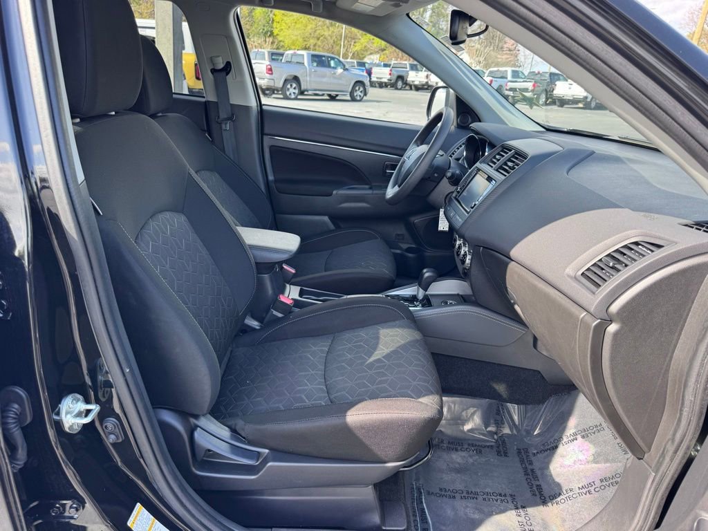 Used 2025 Mitsubishi Outlander Sport ES image 21