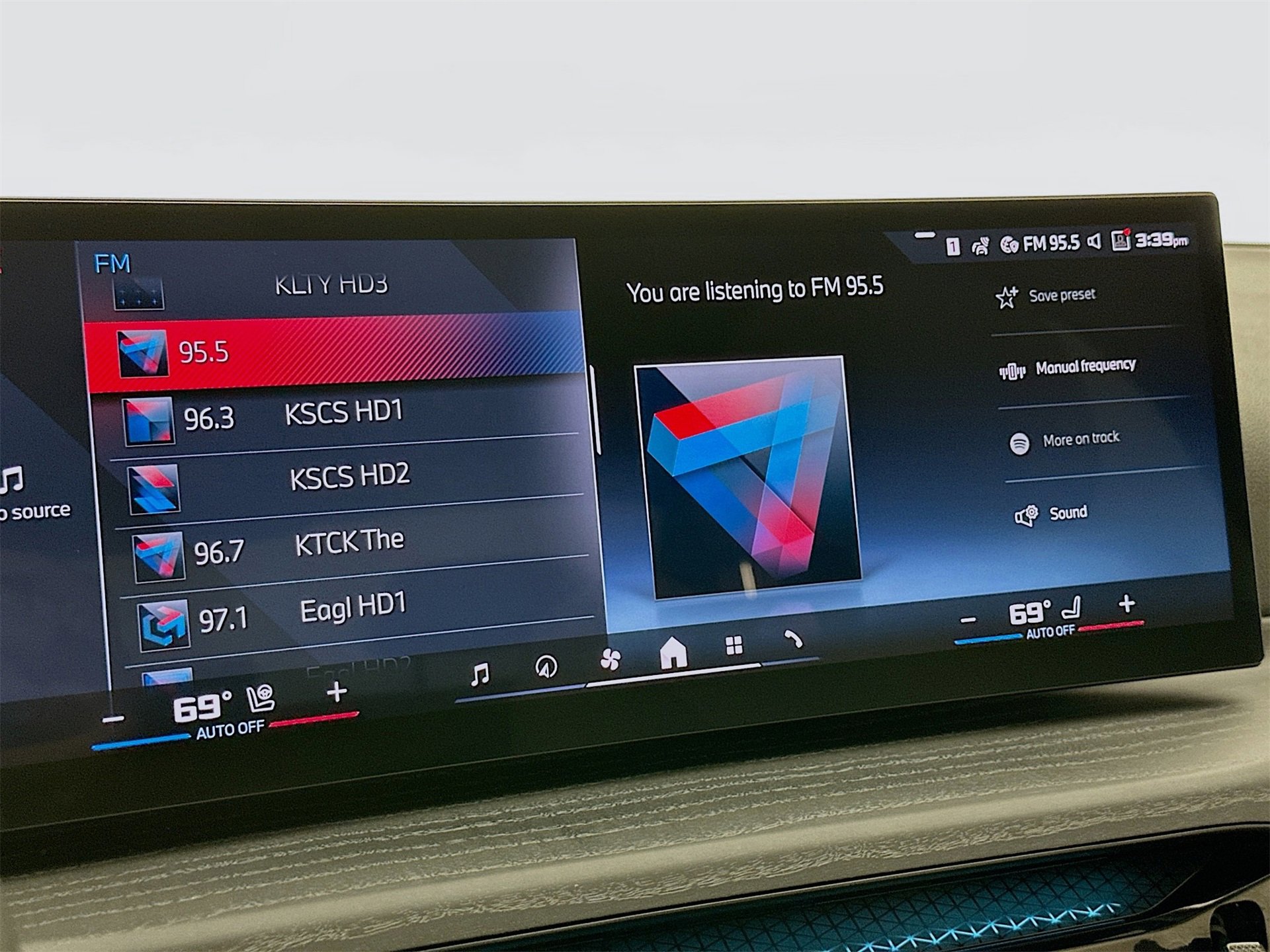 Used 2025 BMW M340i xDrive w/ Premium Package image 16