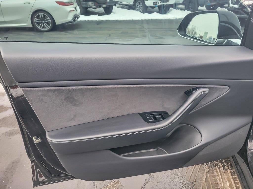 Used 2019 Tesla Model 3 image 18