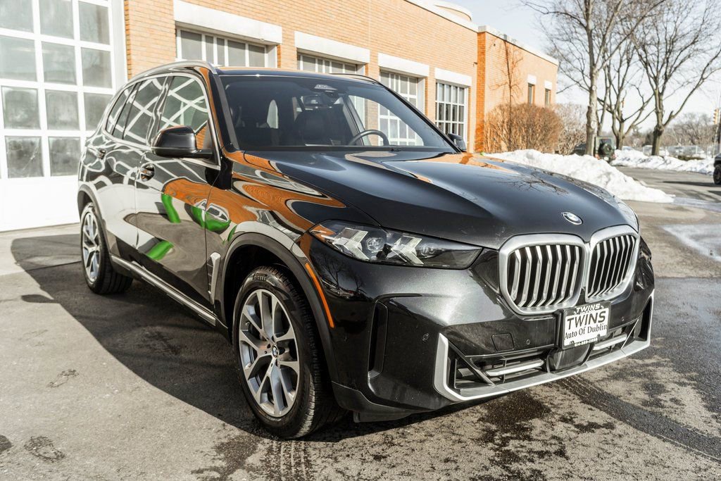 Used 2024 BMW X5 xDrive40i w/ Premium Essential Package image 5