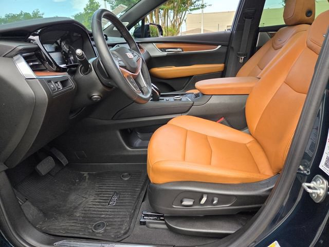 Used 2025 Cadillac XT5 Premium Luxury w/ LPO, Floor Liner Package FWD image 11