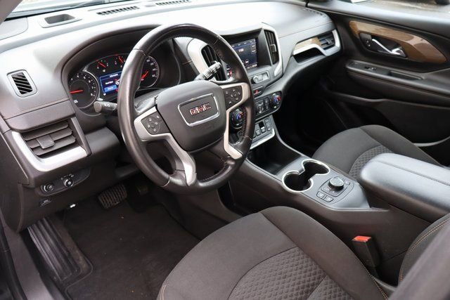Used 2021 GMC Terrain SLE w/ Driver Convenience Package image 4