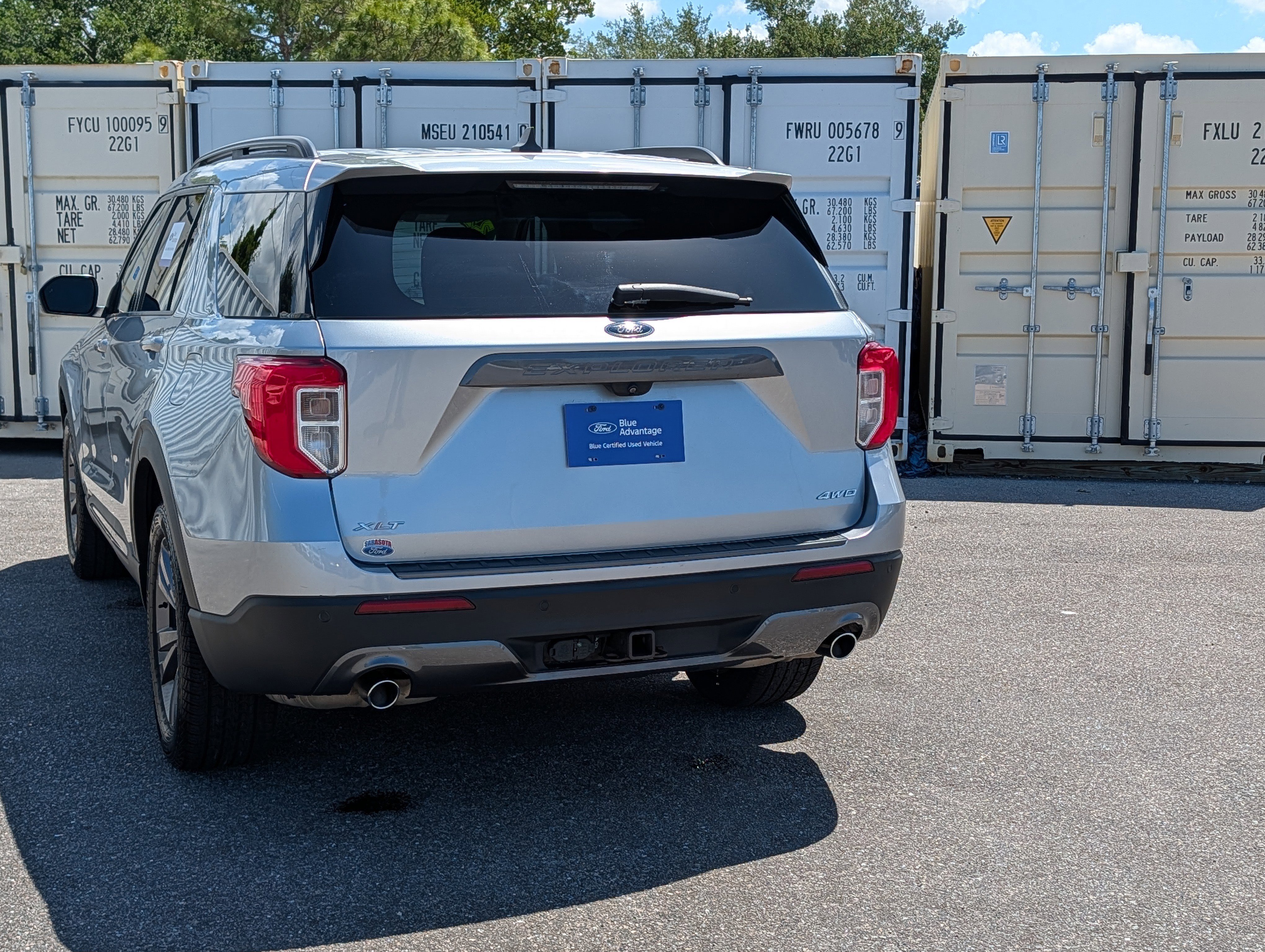 Certified 2022 Ford Explorer XLT w/ Equipment Group 202A AWD/4WD image 6