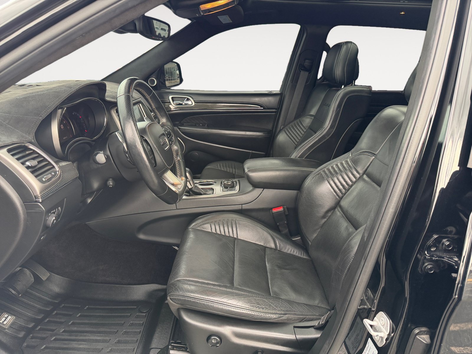 Used 2017 Jeep Grand Cherokee SRT AWD/4WD image 17