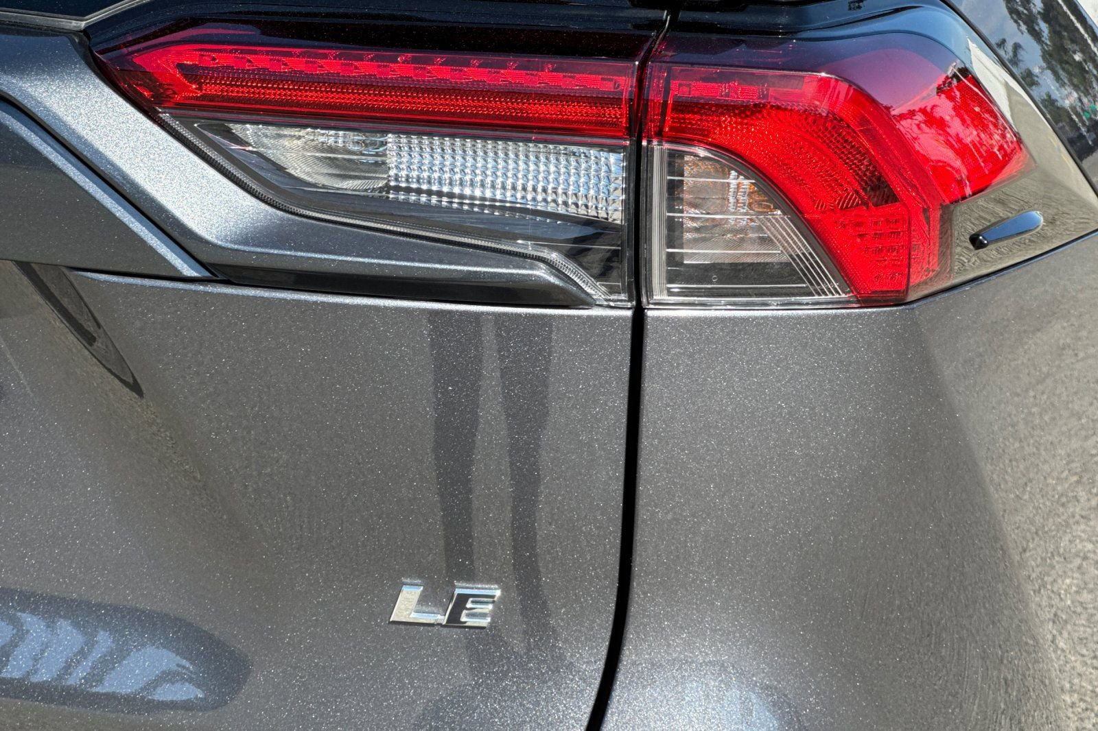 Used 2022 Toyota RAV4 LE image 25