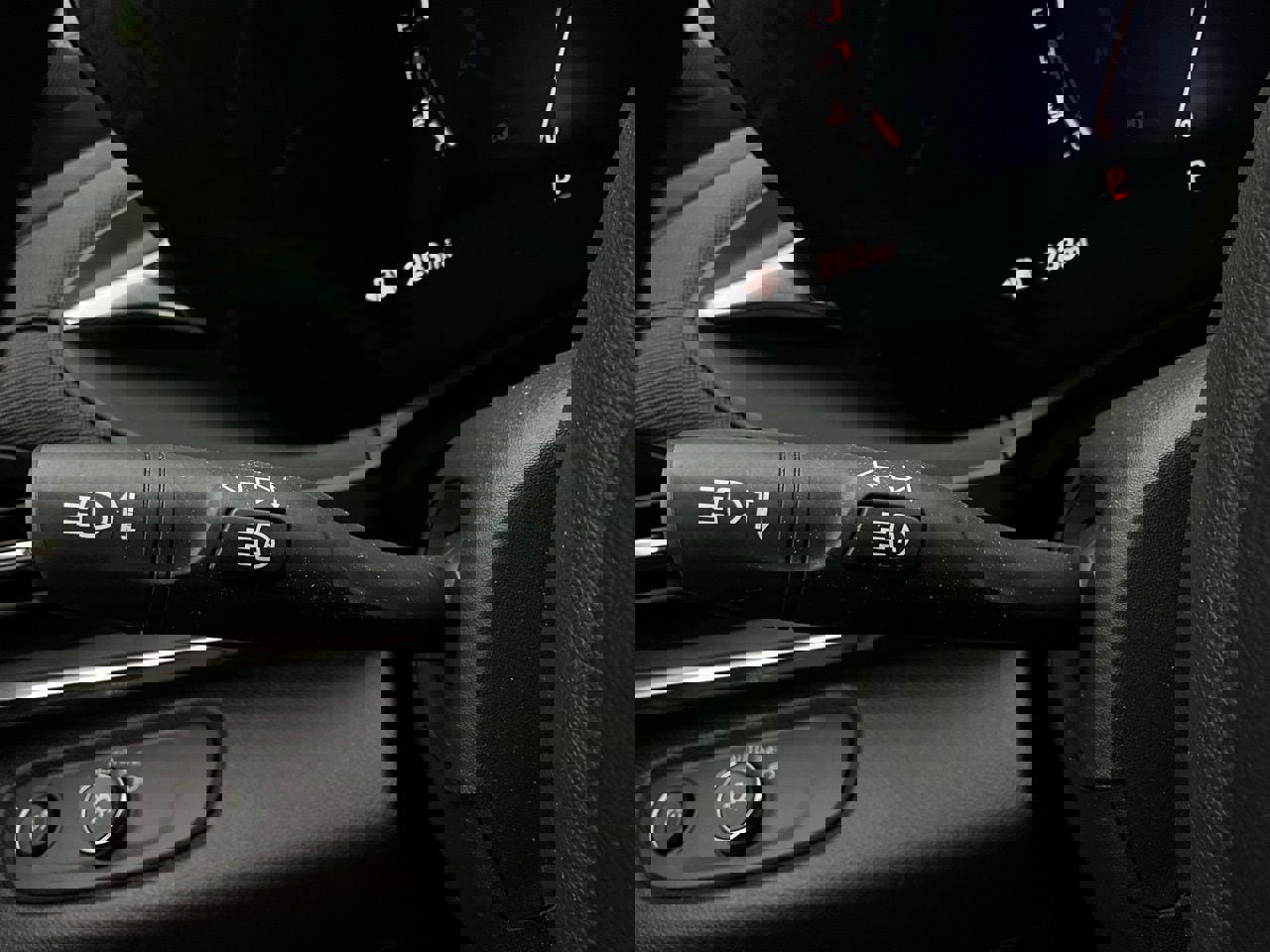 Used 2025 Buick Envista Preferred image 35