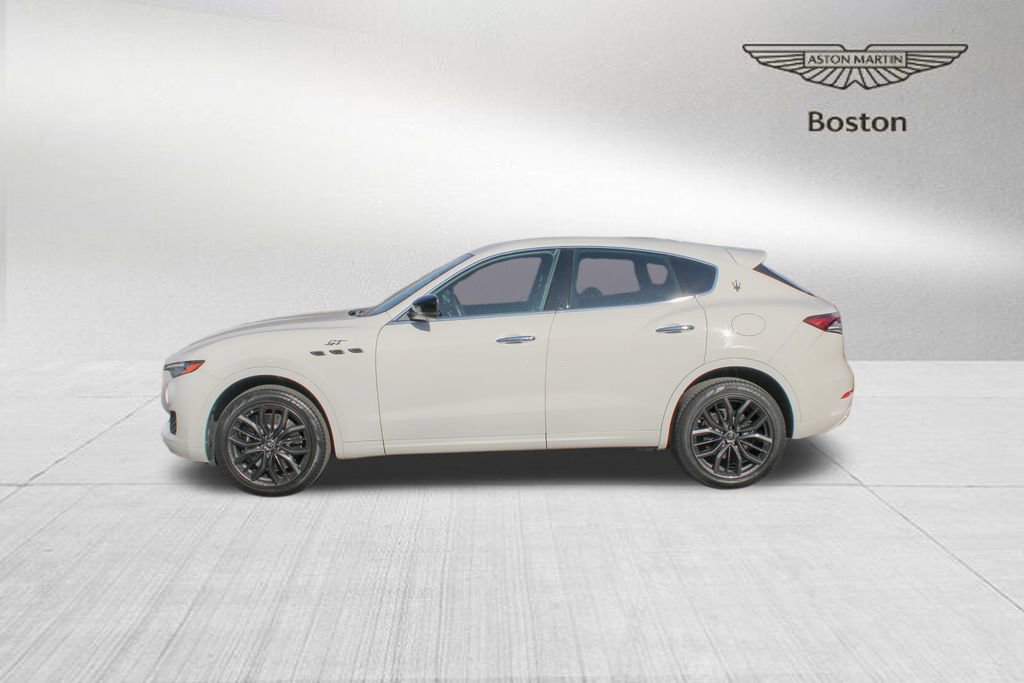 Used 2024 Maserati Levante GT Ultima image 3