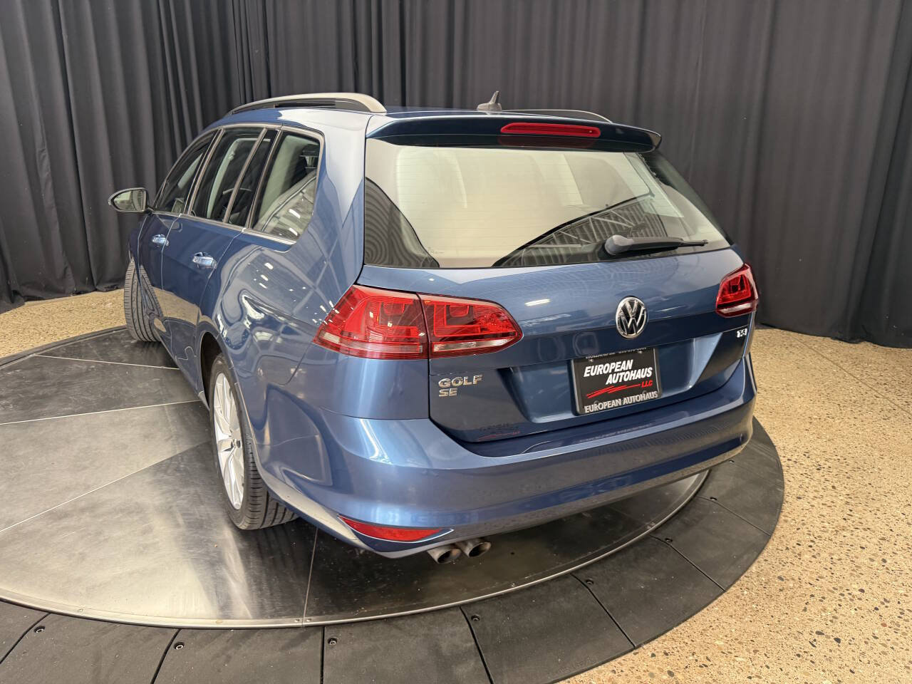 Used 2017 Volkswagen Golf SEL FWD image 7
