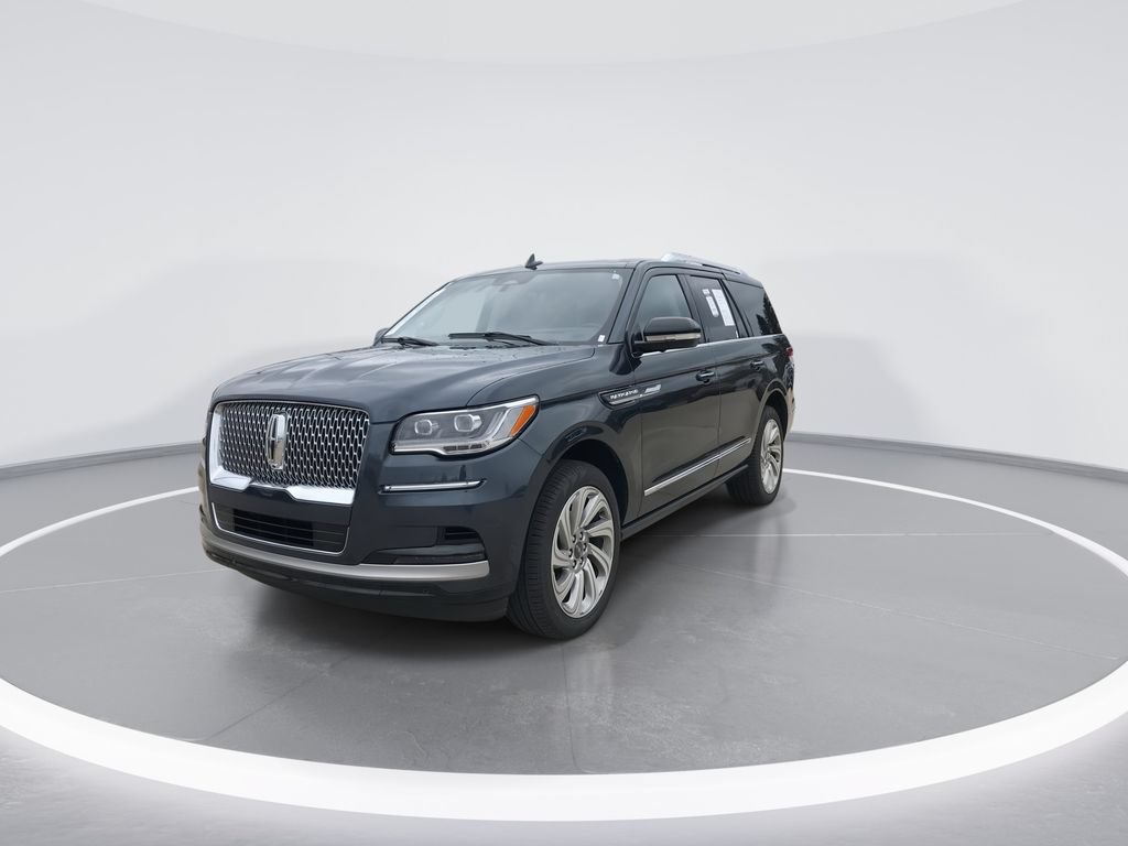 Used 2024 Lincoln Navigator Reserve AWD/4WD image 4