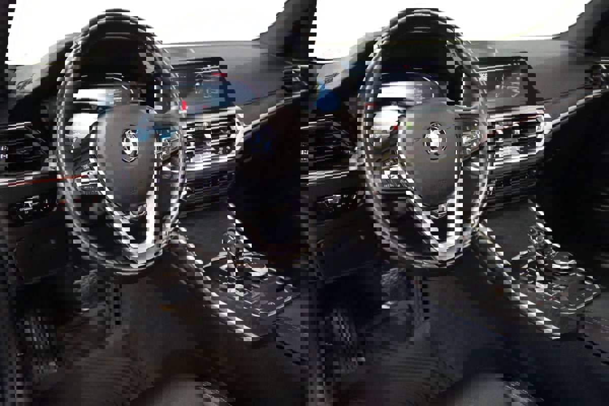 Used 2021 BMW 430i Convertible w/ Premium Package image 42