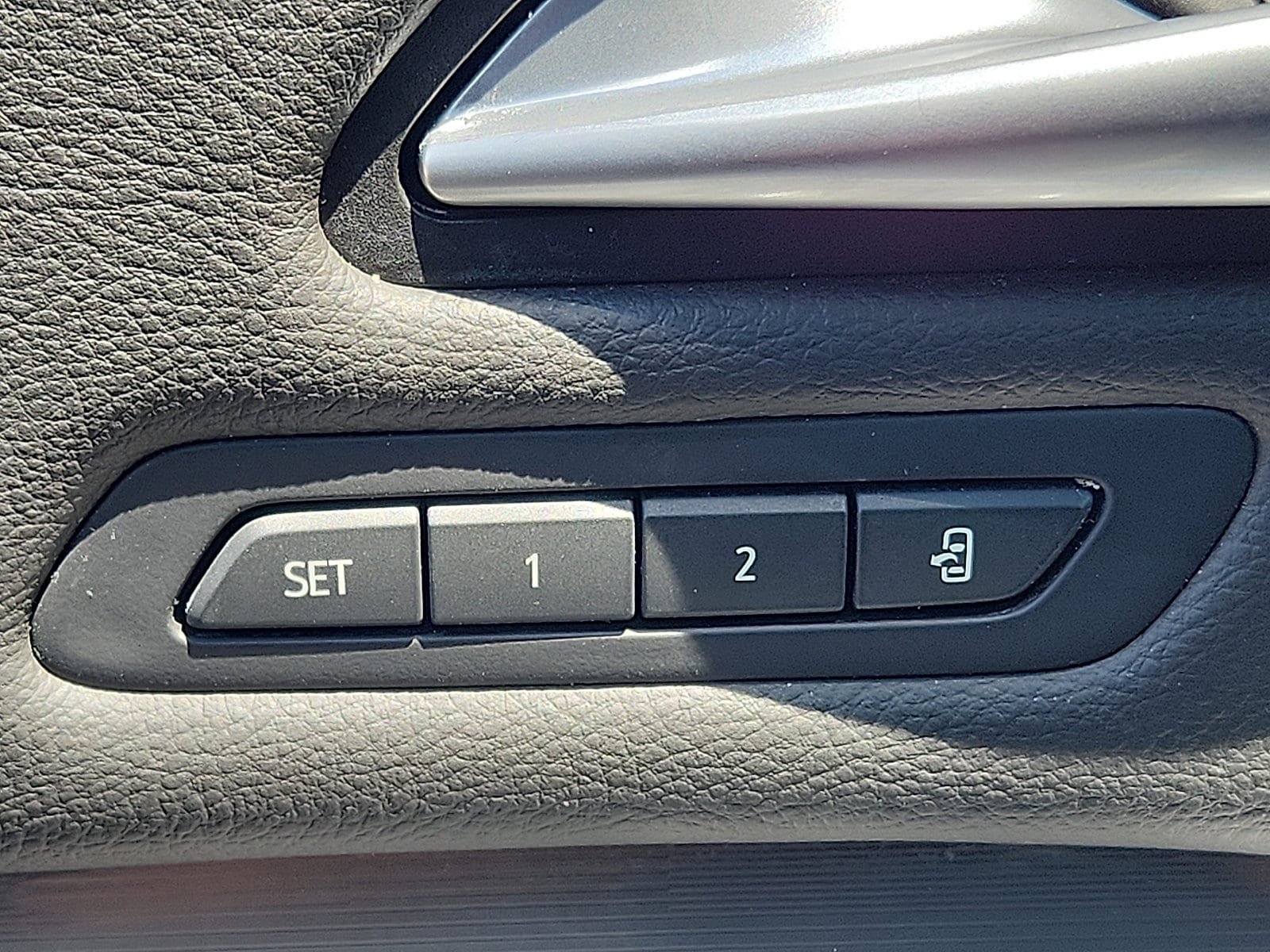 Used 2025 Cadillac XT4 Premium Luxury AWD/4WD image 27