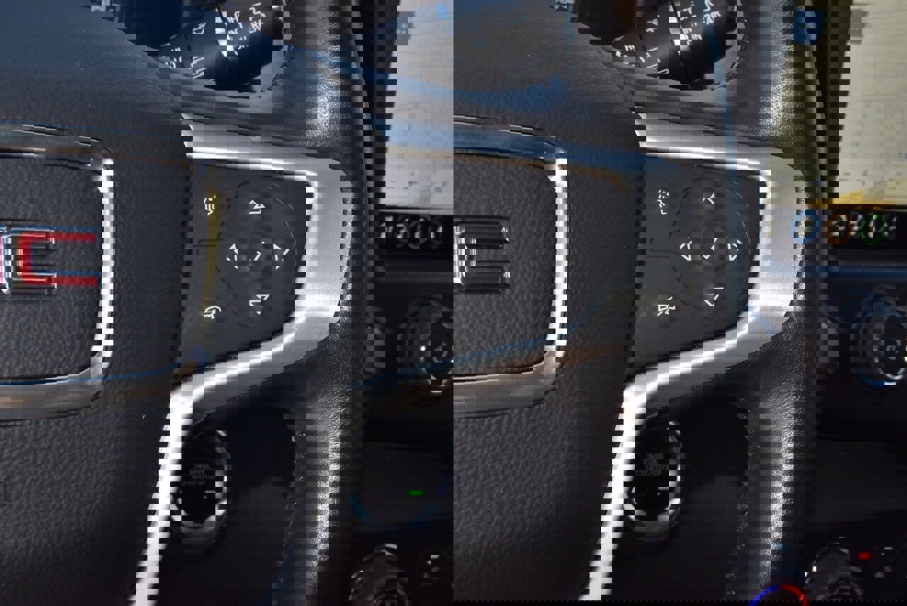 Used 2022 GMC Terrain SLT w/ Infotainment Package II image 24