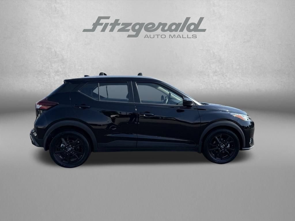 Used 2023 Nissan Kicks SV w/ Exterior Package FWD image 6