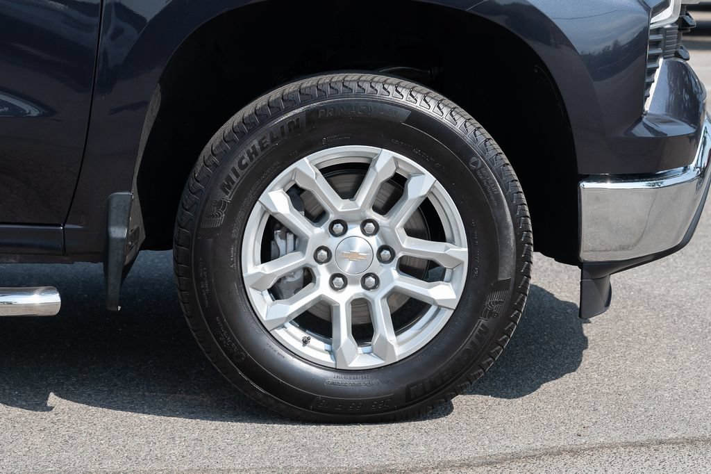Used 2024 Chevrolet Silverado 1500 LT AWD/4WD image 12