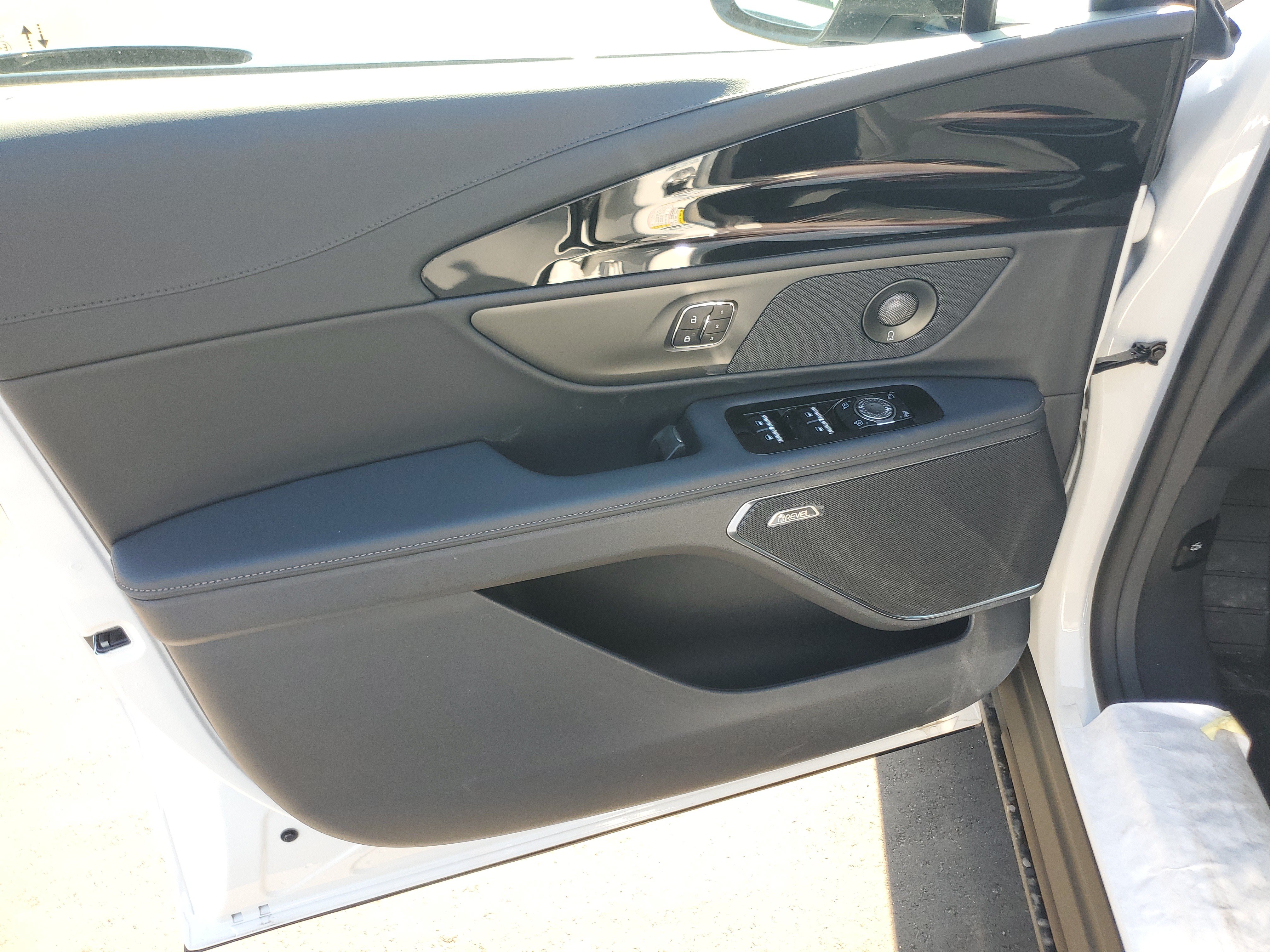 New 2026 Lincoln Nautilus Reserve w/ Jet Appearance Package AWD/4WD image 8
