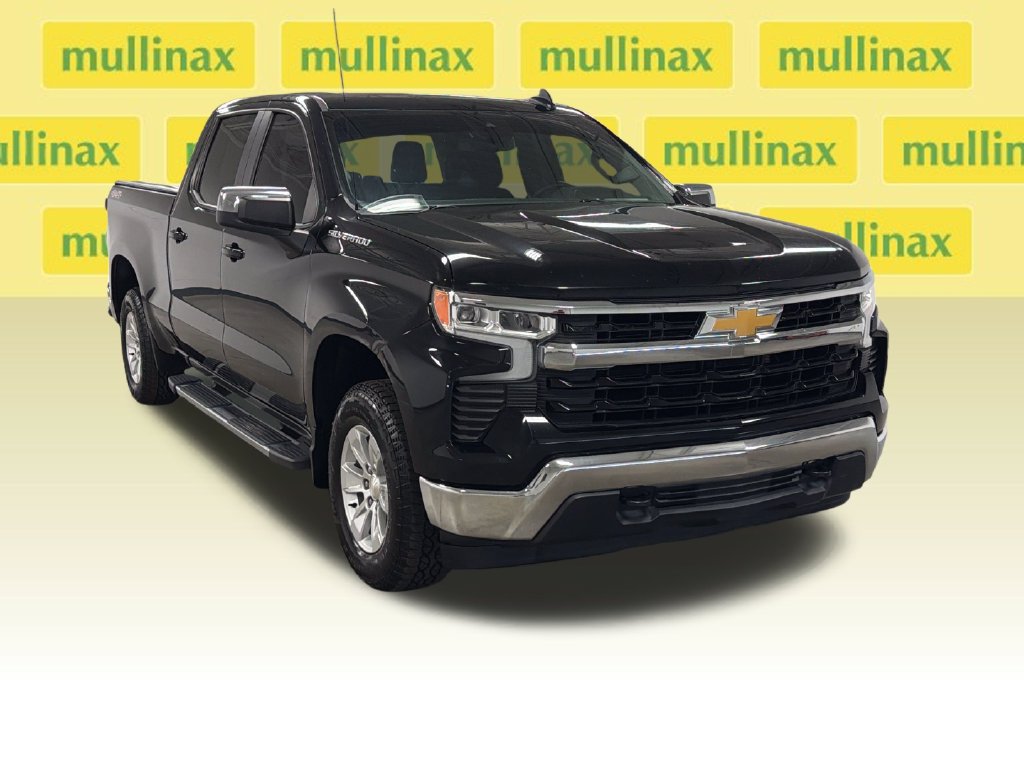 Used 2023 Chevrolet Silverado 1500 LT w/ Protection Package AWD/4WD image 3