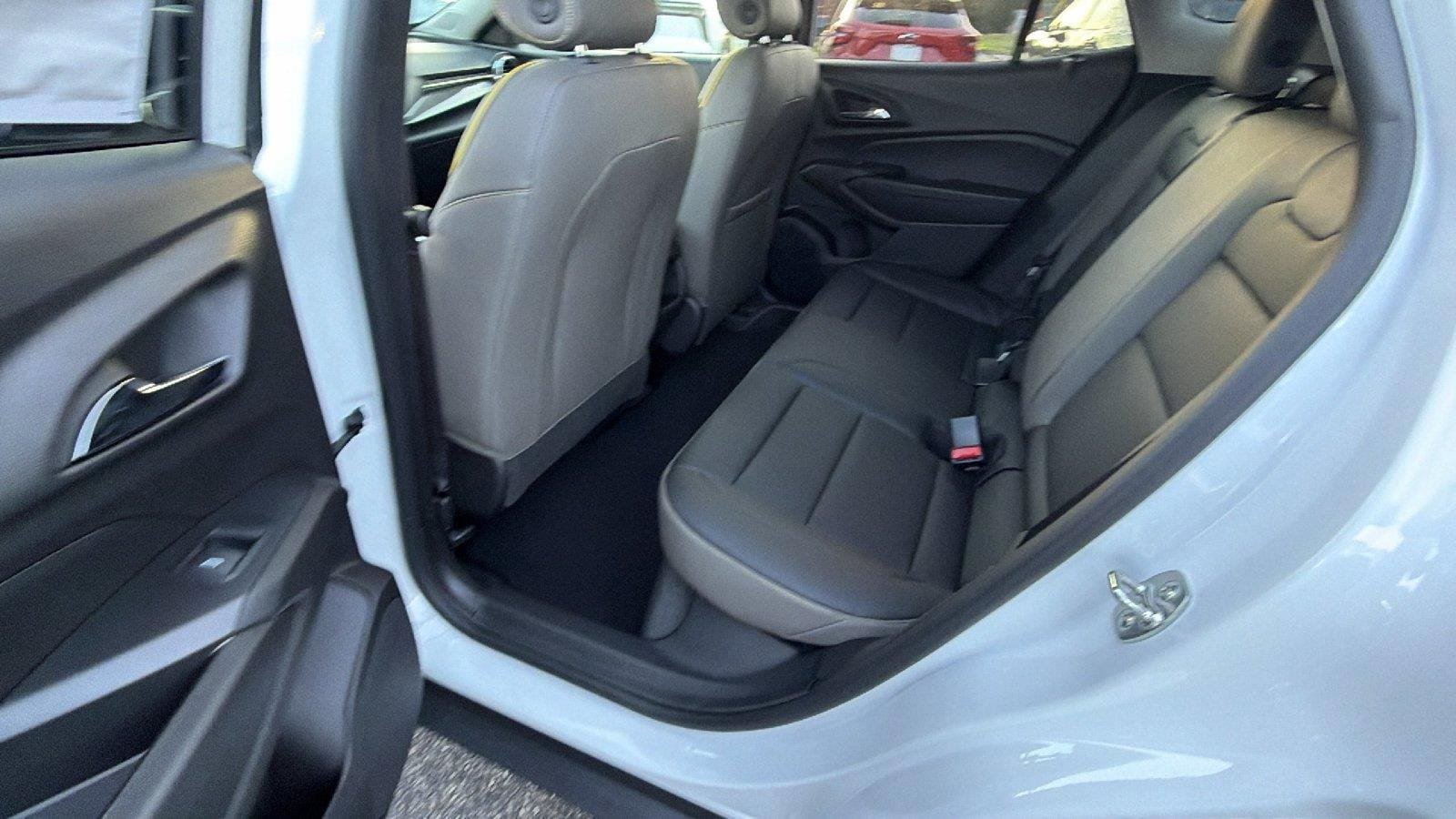 New 2026 Chevrolet Trax ACTIV w/ Driver Confidence Package FWD image 19