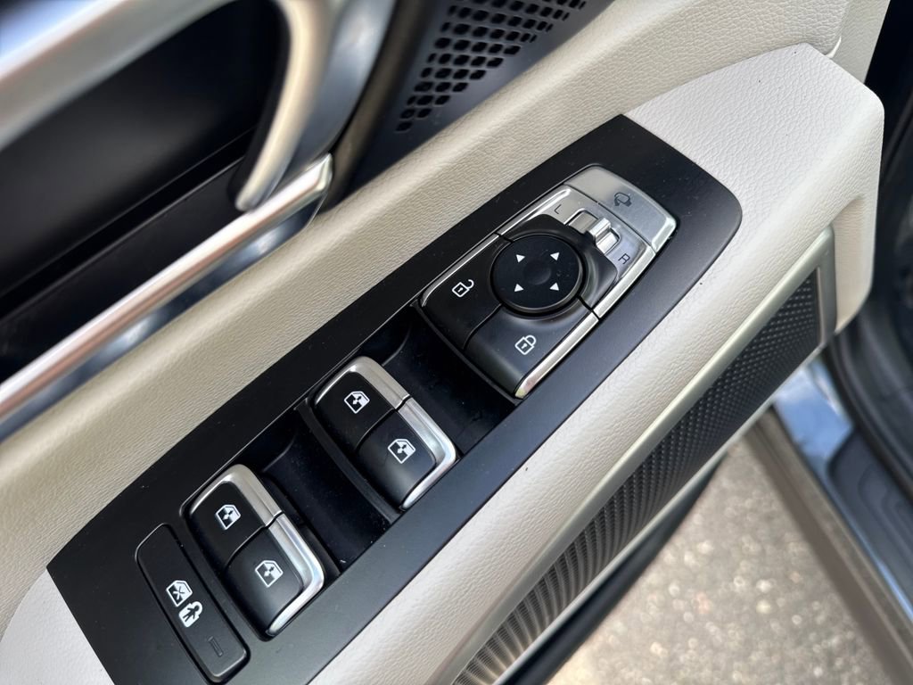 Used 2022 Kia Telluride EX w/ EX Premium Package image 11