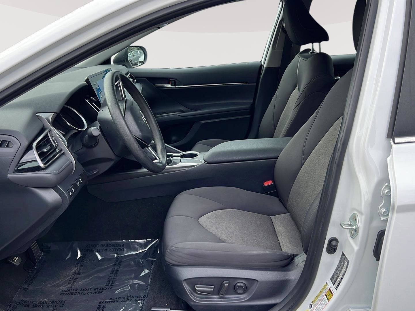 Used 2024 Toyota Camry LE image 9