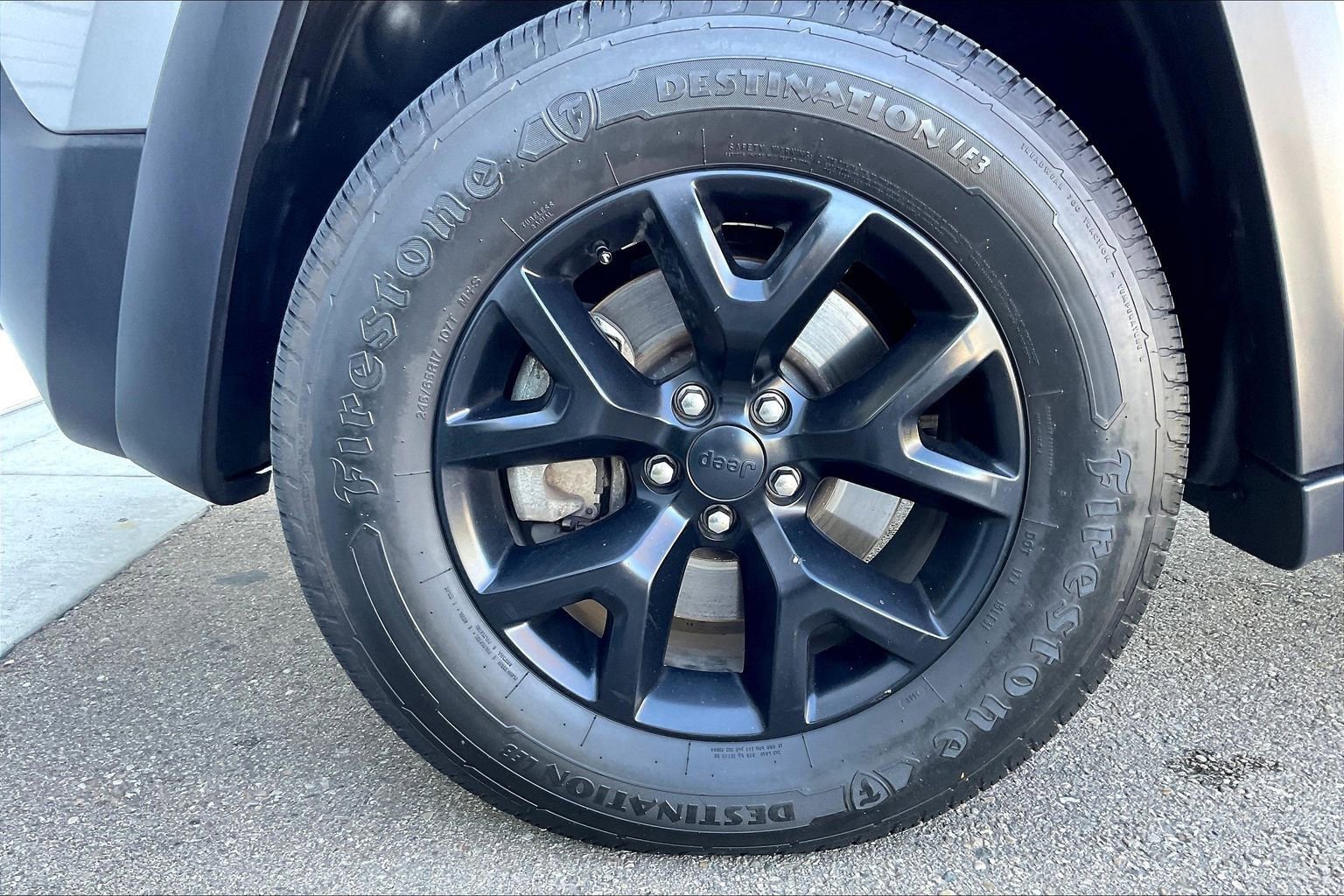 Used 2016 Jeep Cherokee Trailhawk image 22