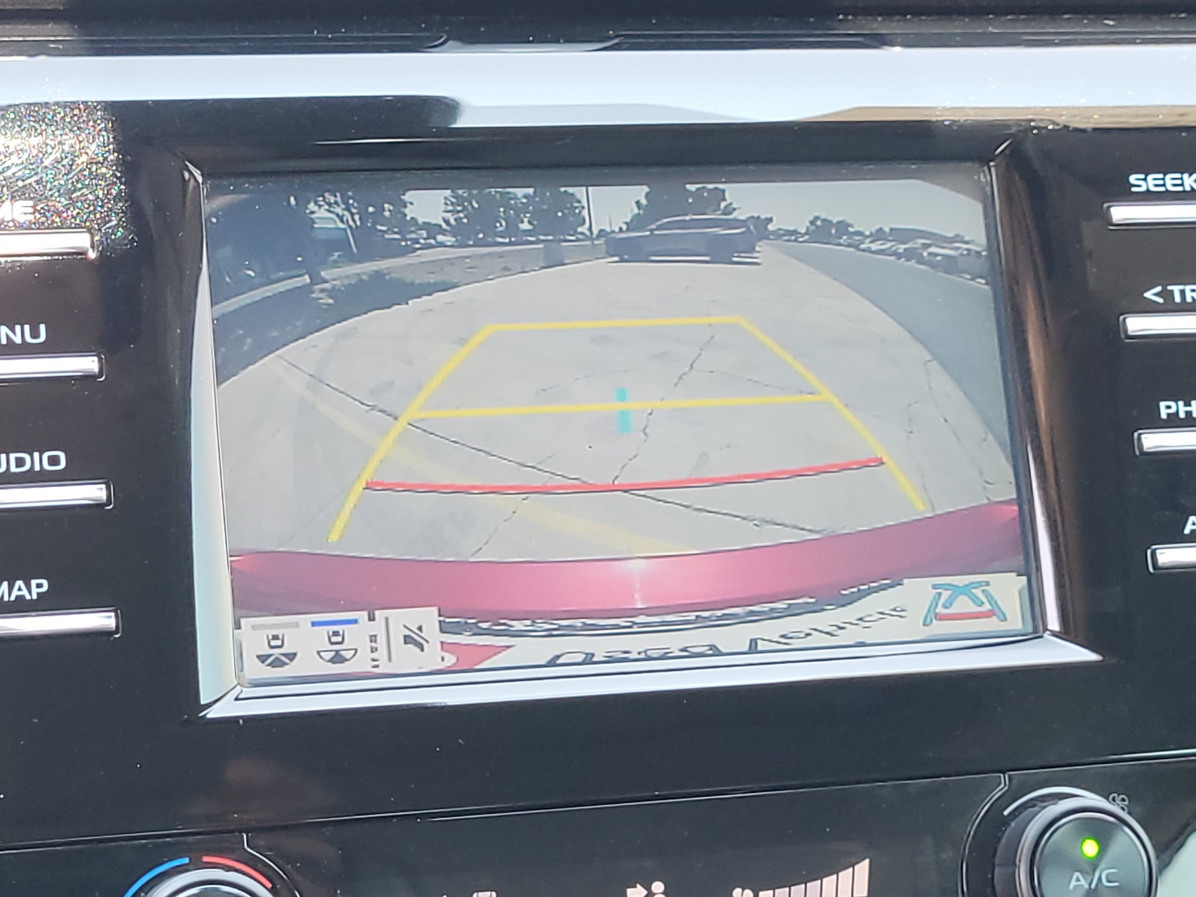 Certified 2019 Toyota Camry SE w/ Convenience Package FWD image 16