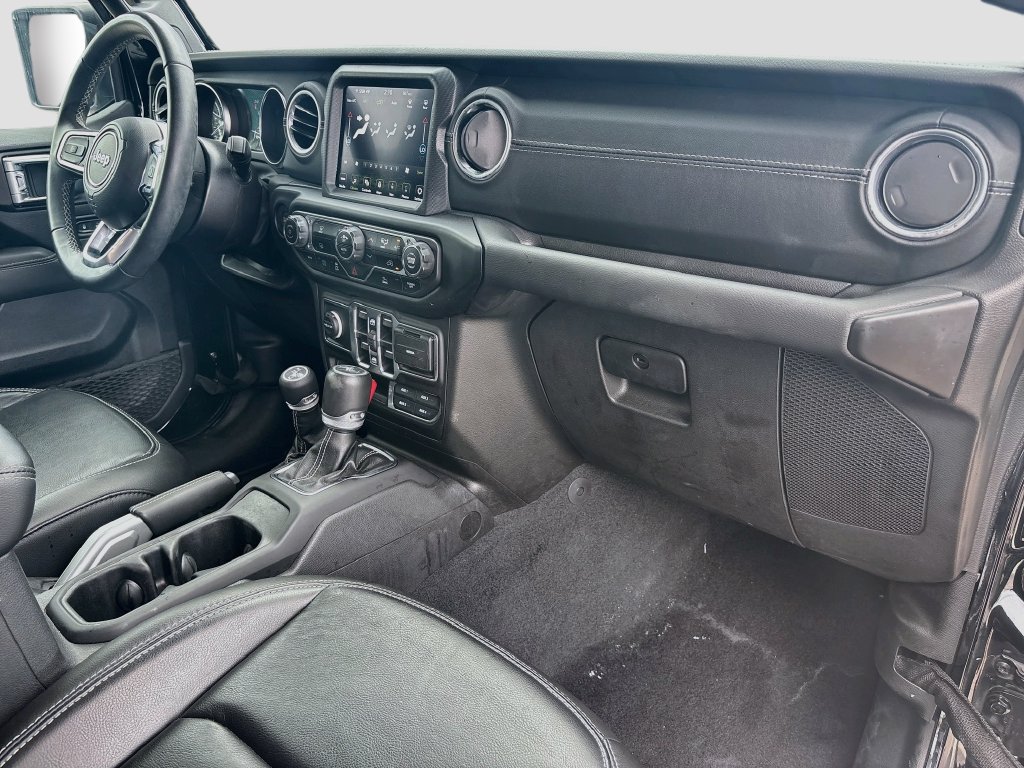 Certified 2022 Jeep Wrangler Unlimited Sahara AWD/4WD image 30