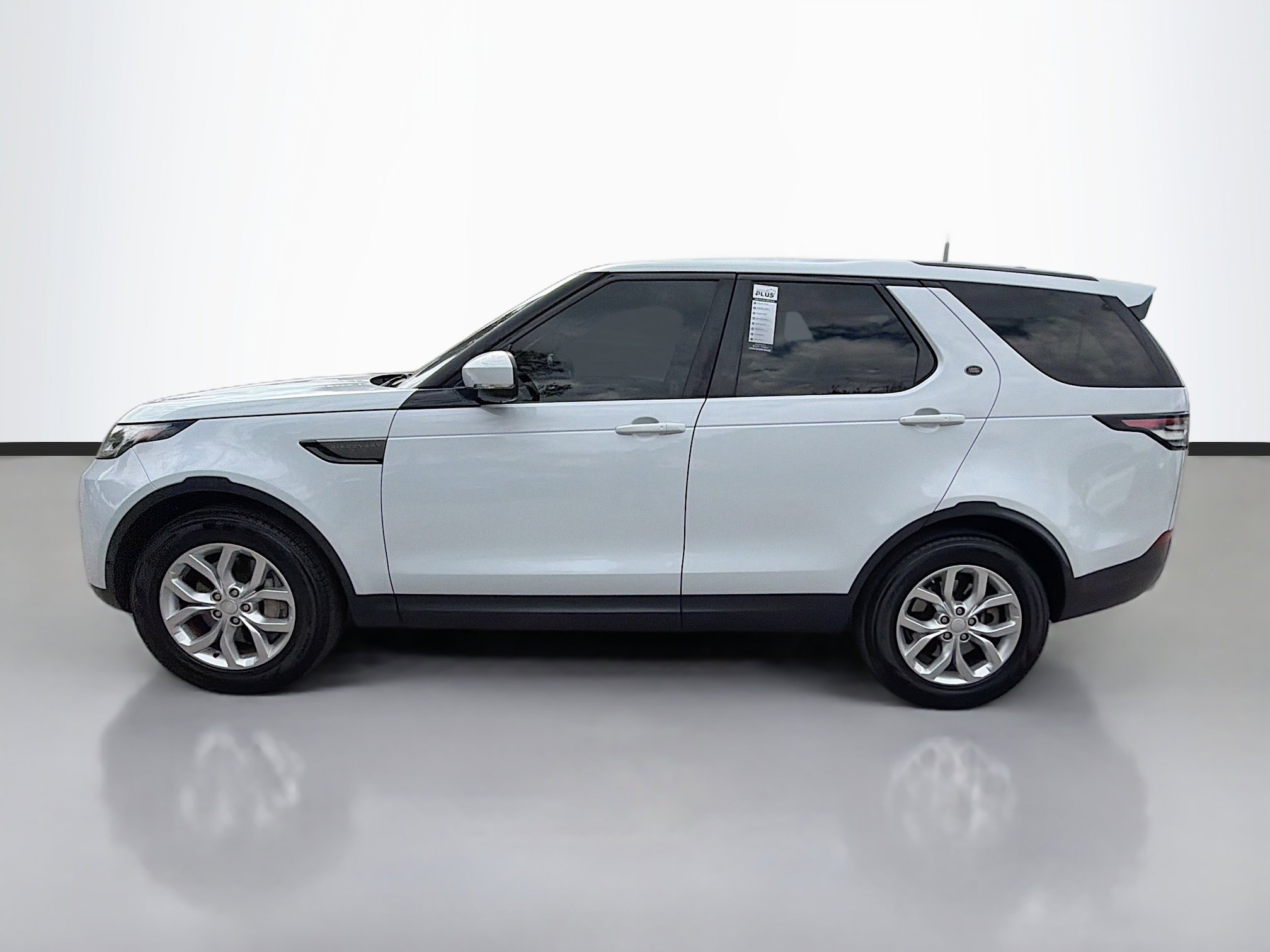 Used 2019 Land Rover Discovery SE image 6
