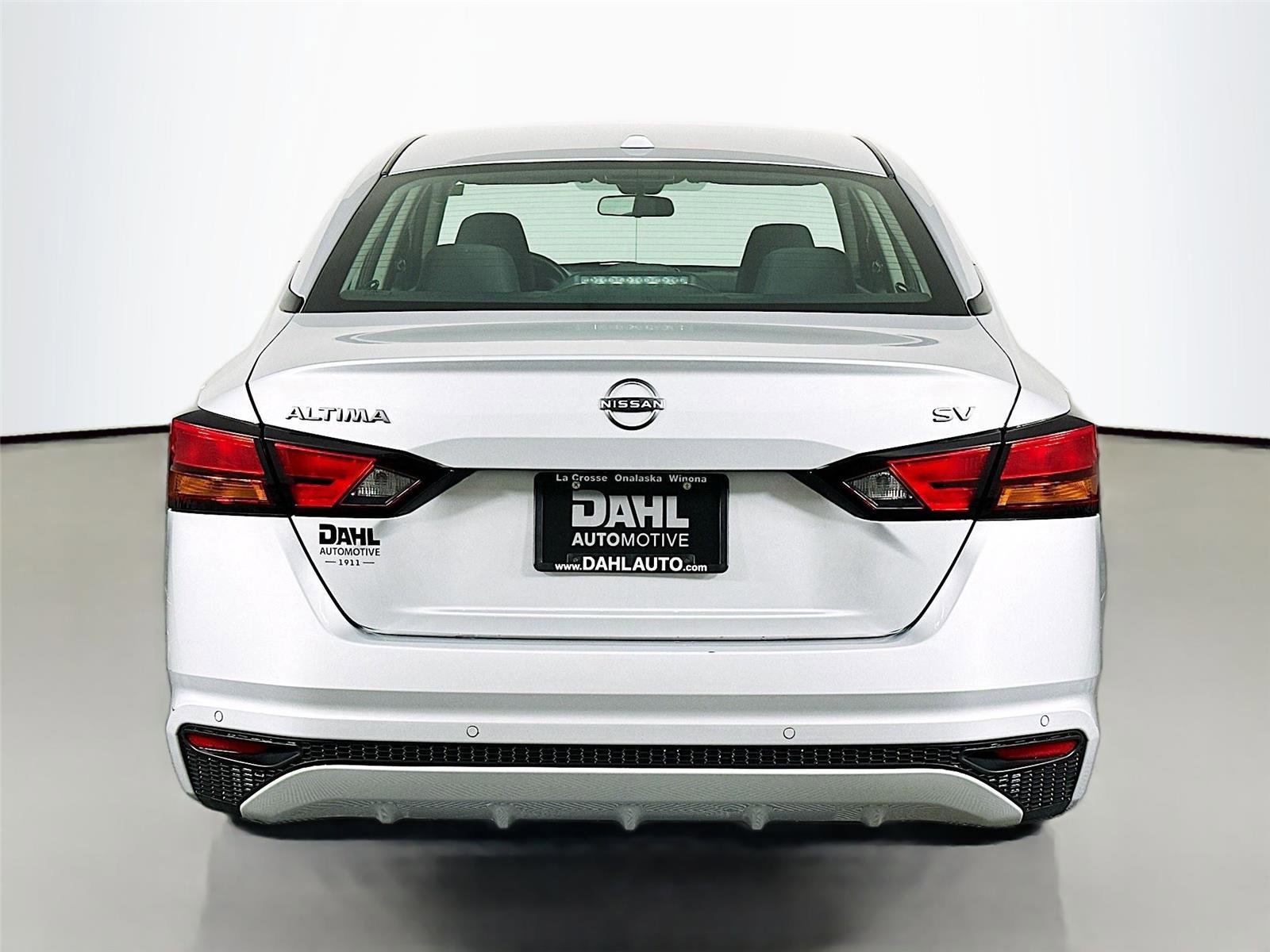 Used 2024 Nissan Altima 2.5 SV FWD image 12