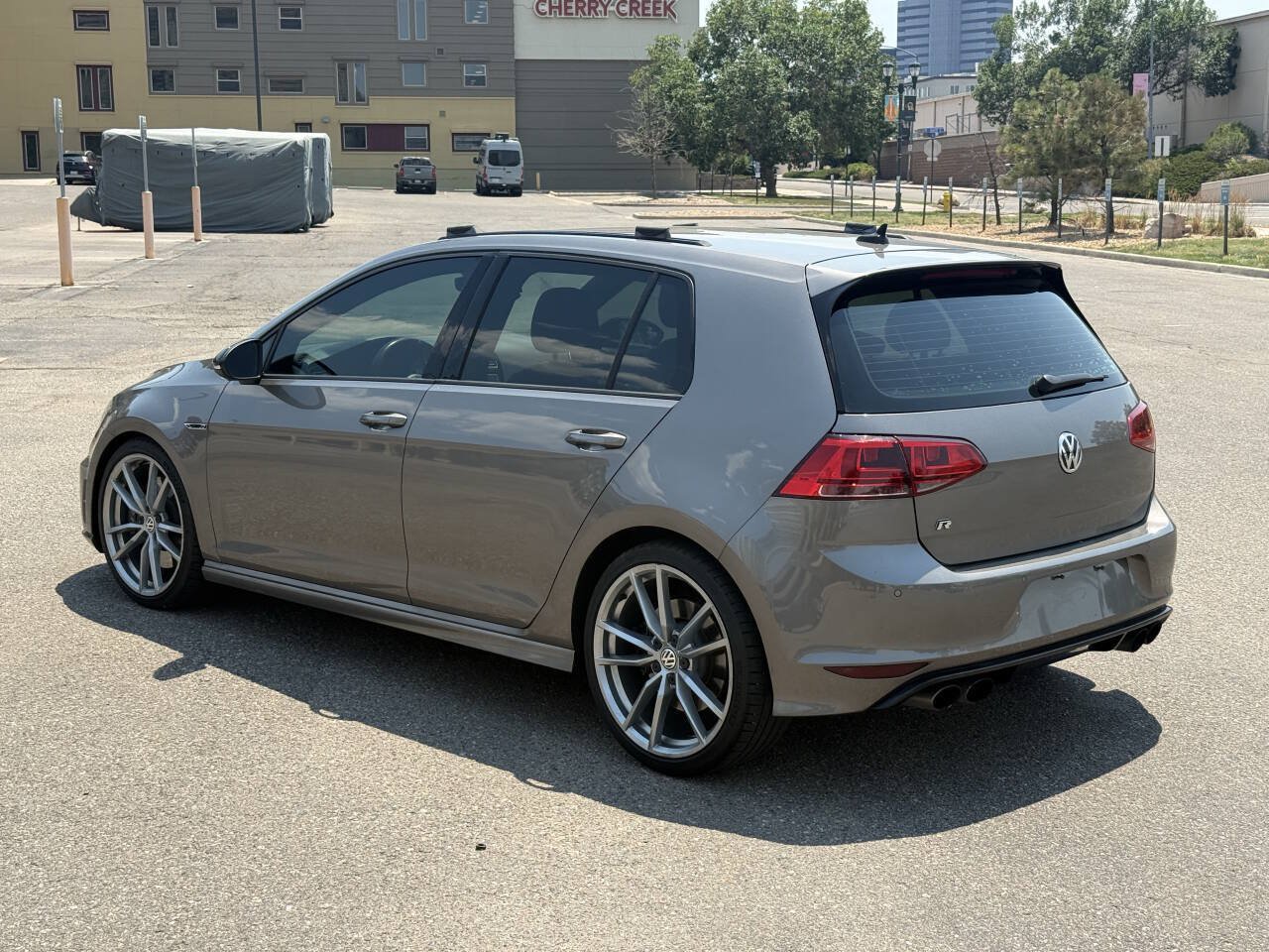 Used 2017 Volkswagen Golf R 4-Door AWD/4WD image 9