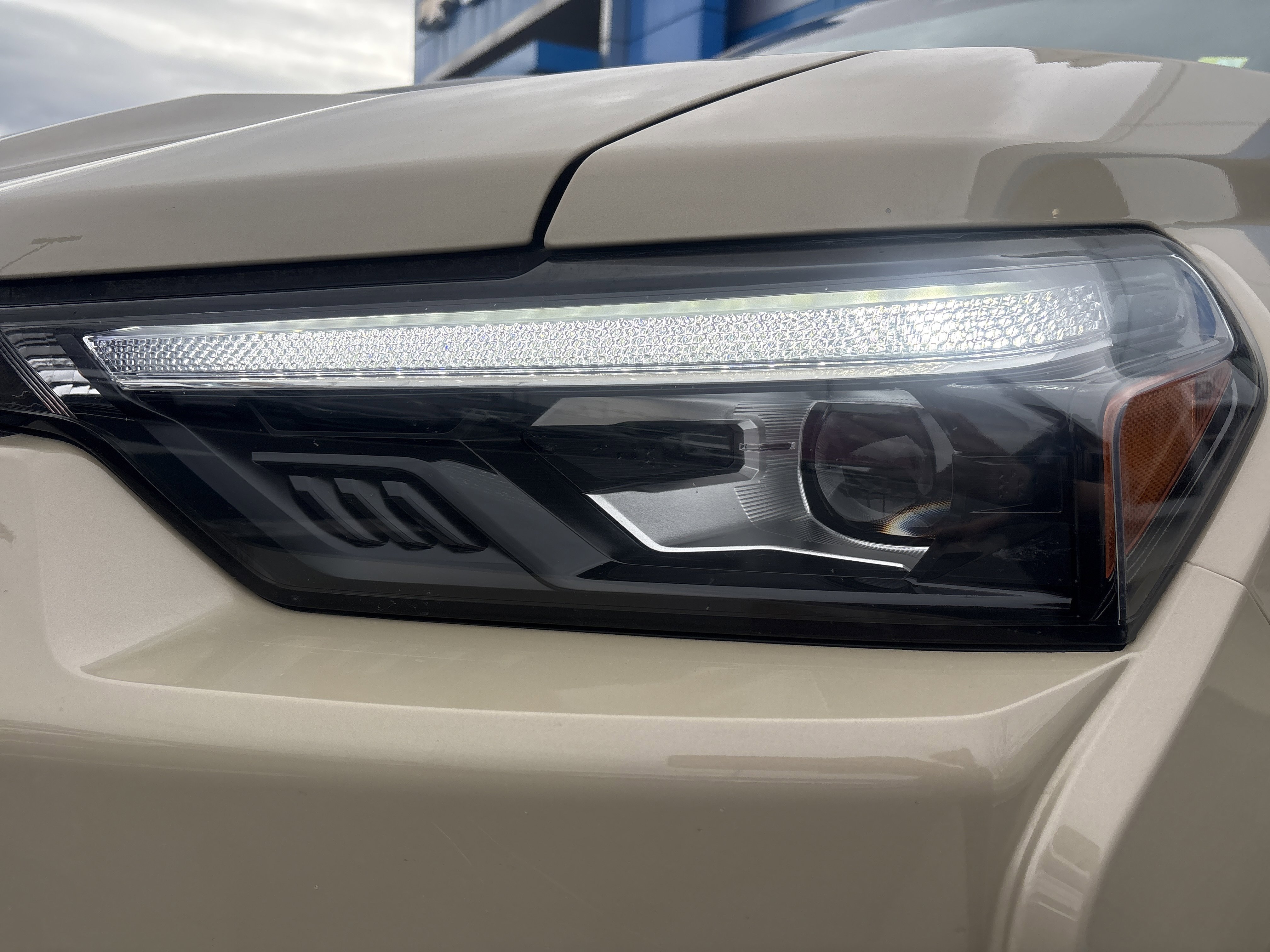 Used 2024 Chevrolet Colorado ZR2 w/ Technology Package image 11