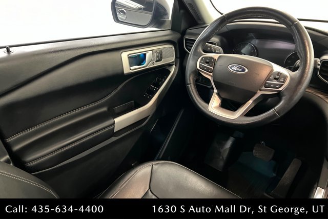 Used 2022 Ford Explorer Limited w/ Equipment Group 301A AWD/4WD image 11