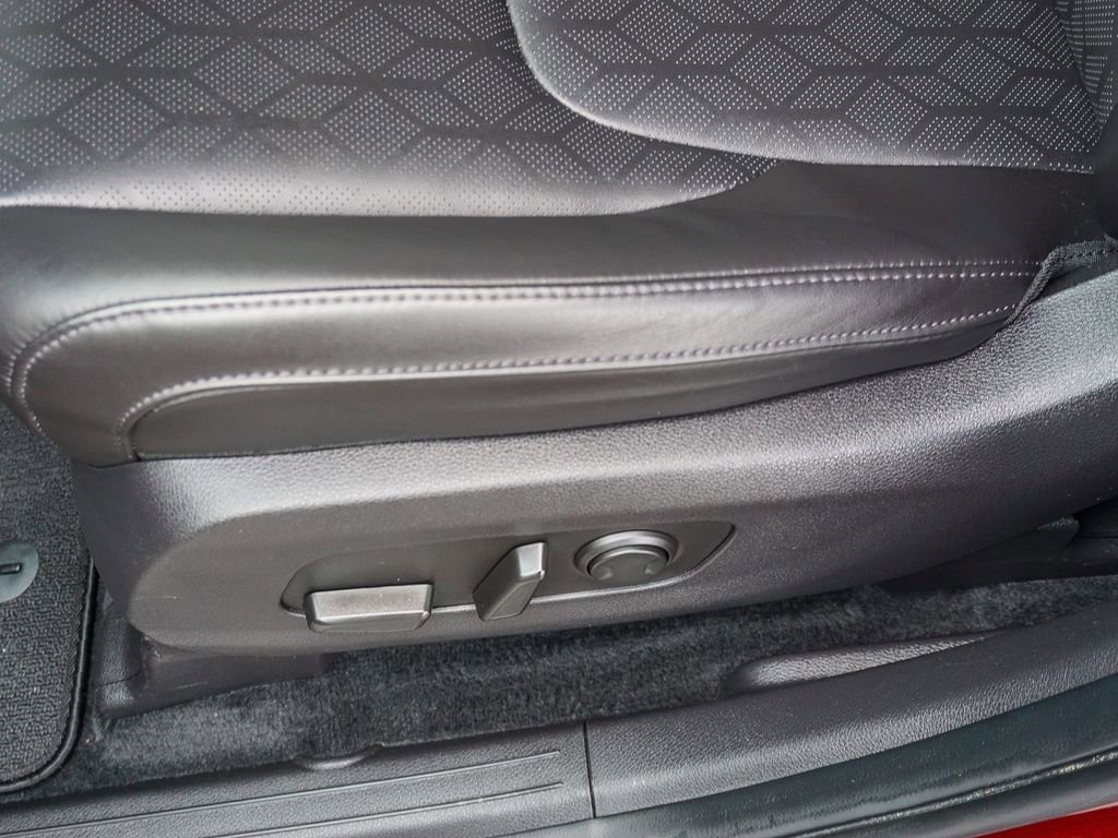 Used 2024 Kia Carnival LX FWD image 20