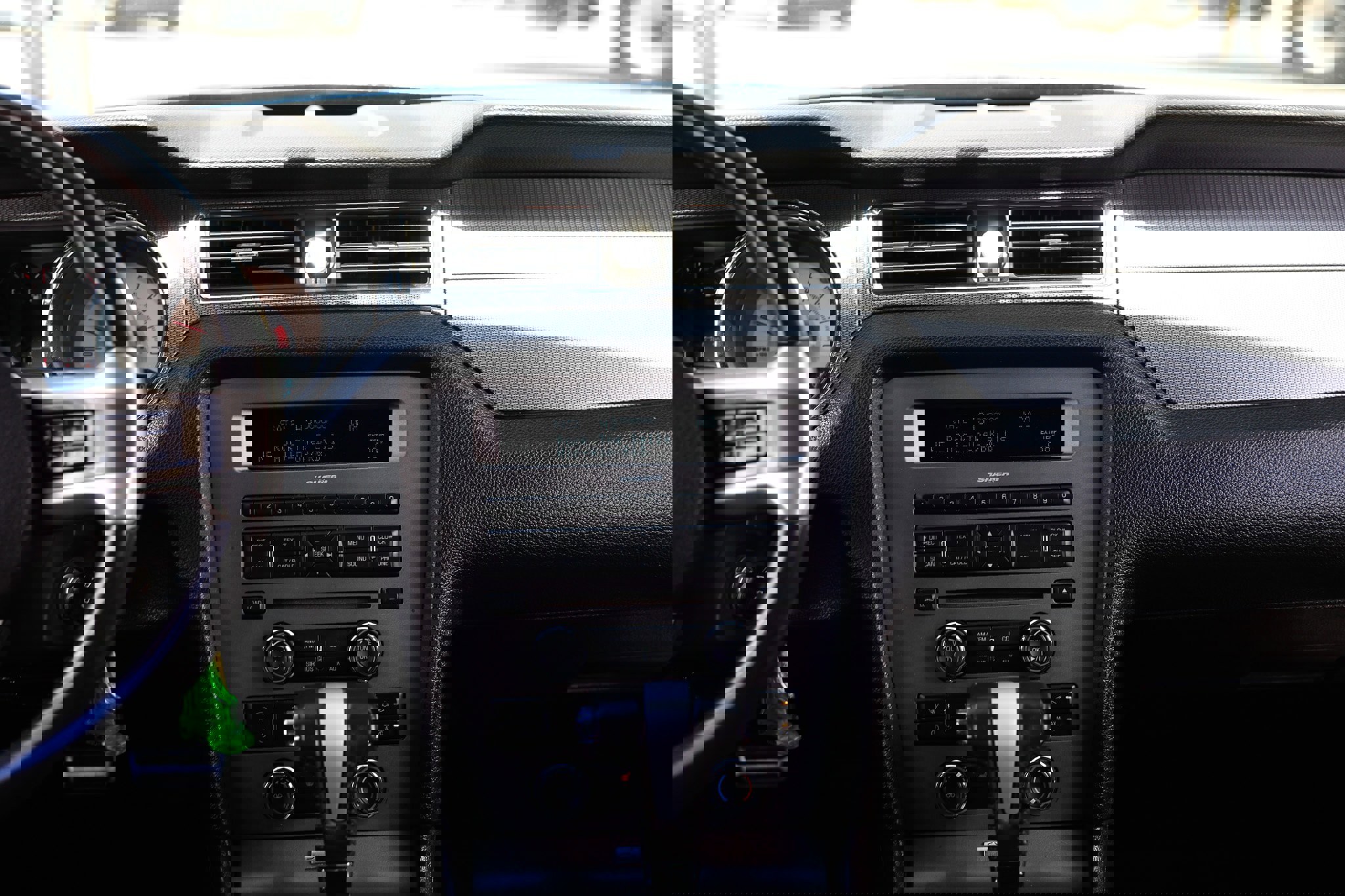 Used 2010 Ford Mustang GT image 39