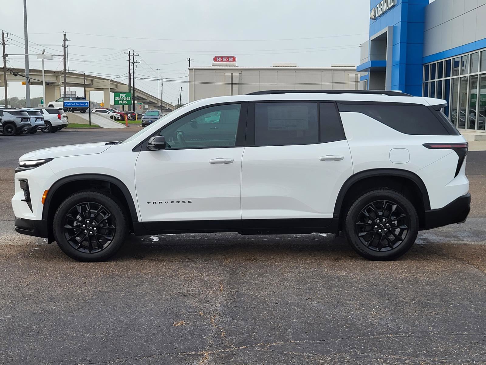 New 2026 Chevrolet Traverse LT w/ Midnight/Sport Edition image 2