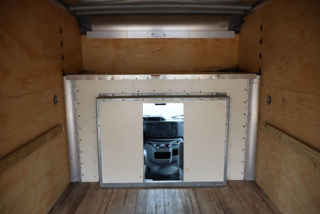 Used 2014 Ford E-450 and Econoline 450 Super Duty w/ Power Windows & Locks Group RWD image 29