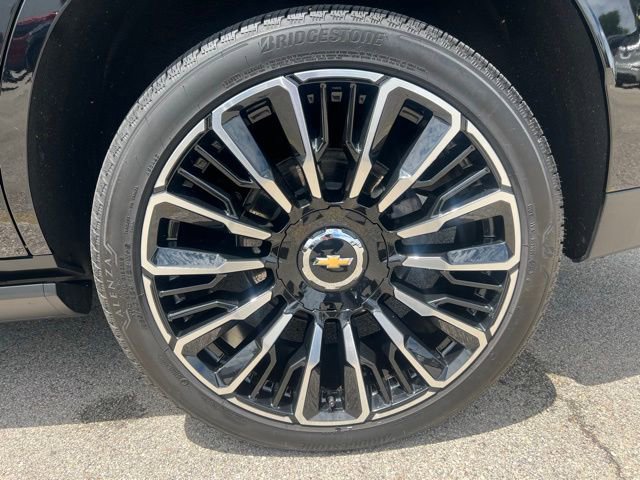Used 2025 Chevrolet Tahoe High Country AWD/4WD image 28
