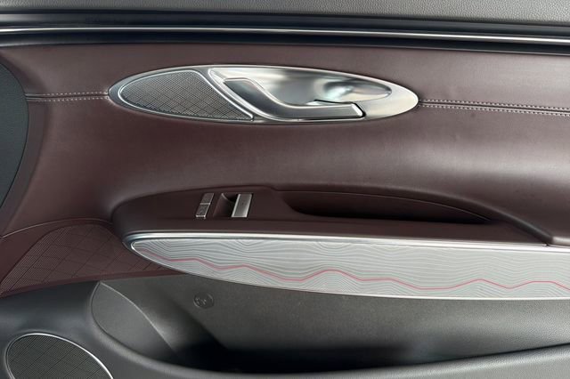 Used 2022 Genesis GV70 2.5T w/ Advanced Package image 21