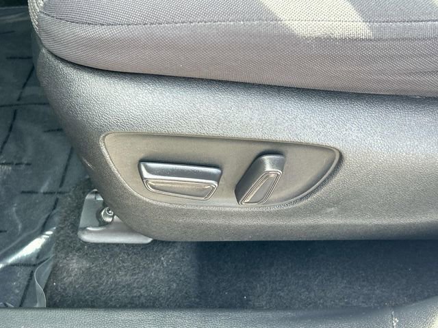 Used 2024 Toyota Highlander LE image 18