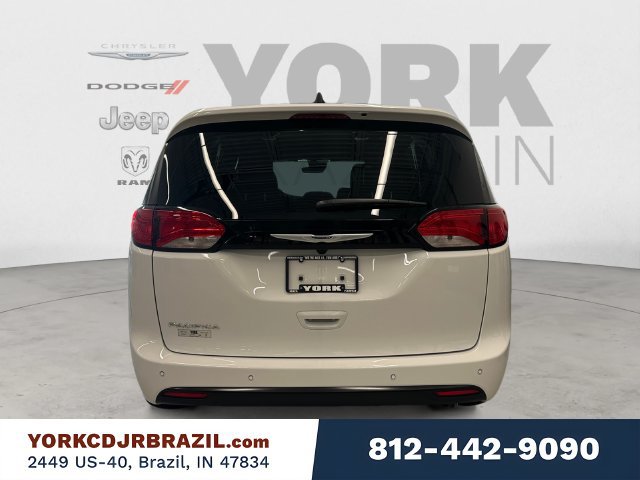 New 2027 Chrysler Pacifica LX FWD image 4