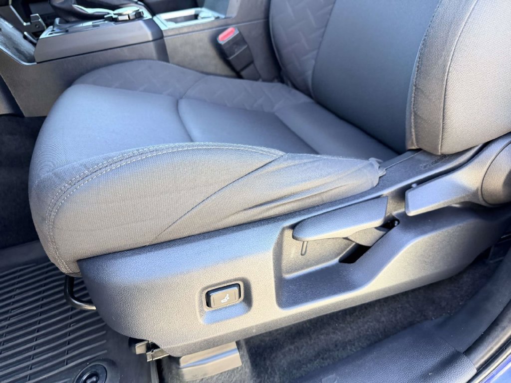 Certified 2025 Toyota Tacoma SR5 AWD/4WD image 18